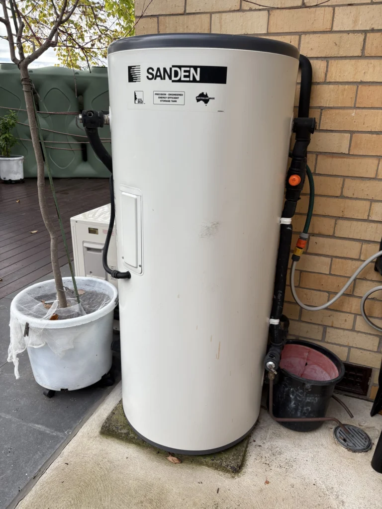 Drysdale 70s retrofit: heat pump